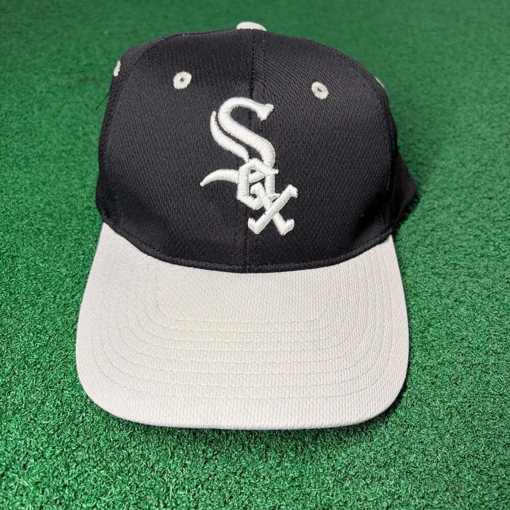 Chicago White Sox Black White Brim Snapback Baseball Hat Mens OS